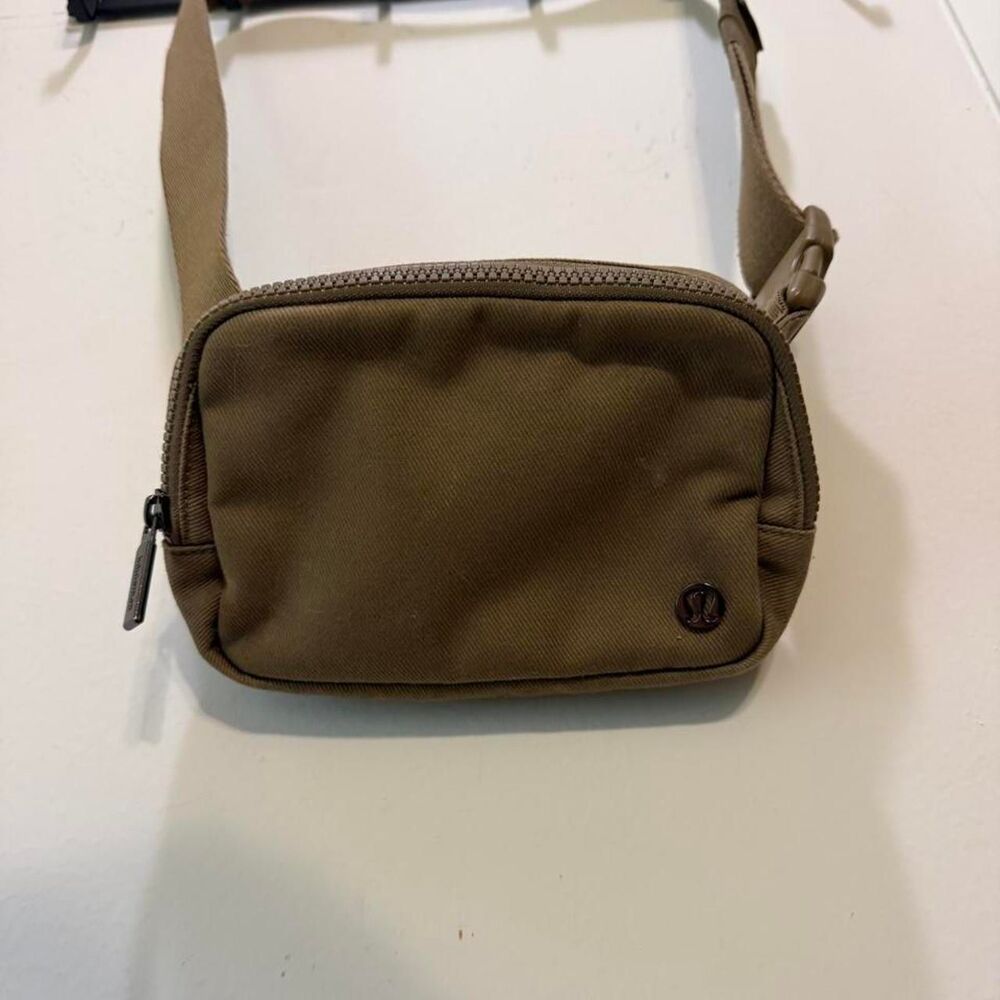 Lululemon Women's Khaki and Brown Bag